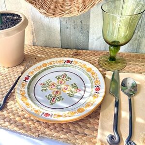 🌴 Lovely Williams Sonoma Italy Yellow, Green & Red Flora Dinner Plate
